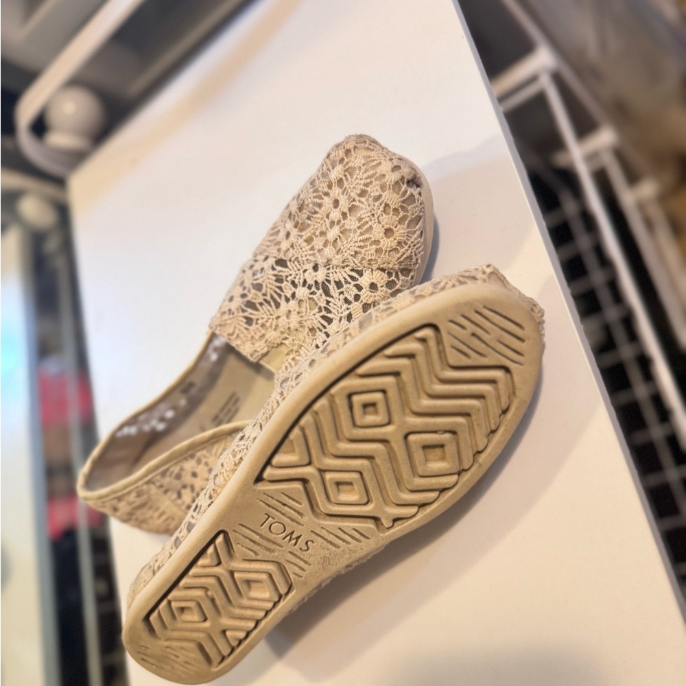 TOMS Women's Cream Crochet Slip-On Shoes